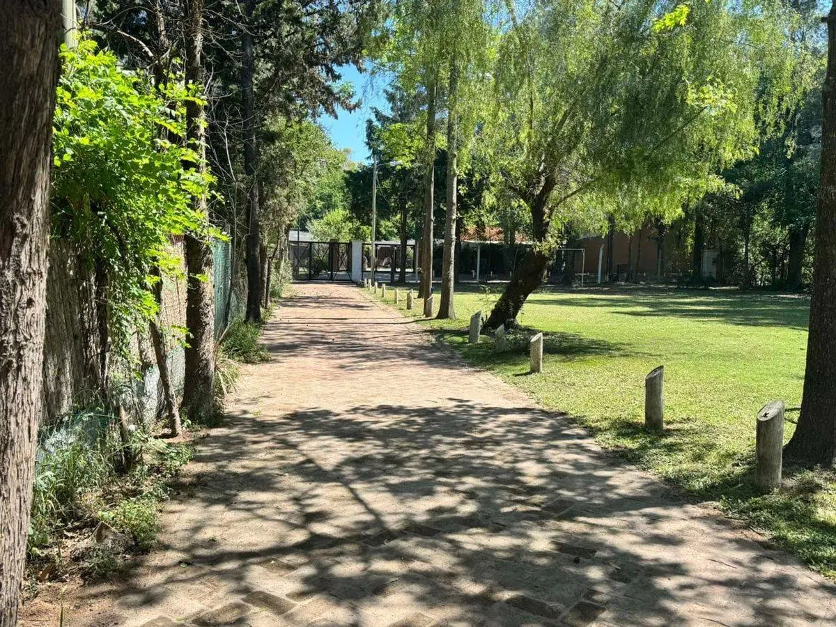 Venta Casa quinta en 9 de Abril 5
