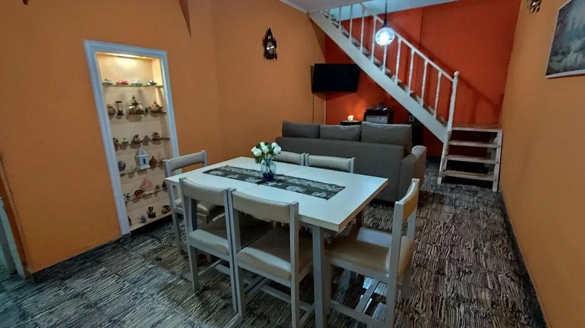 CASA  3 AMBIENTES VENTA APTO CREDITO LUIS GUILLON 2