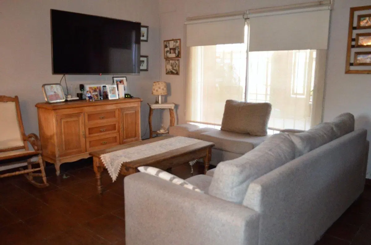 VENTA CASA 5 AMBIENTES EN LONGCHAMPS FINANCIA 4