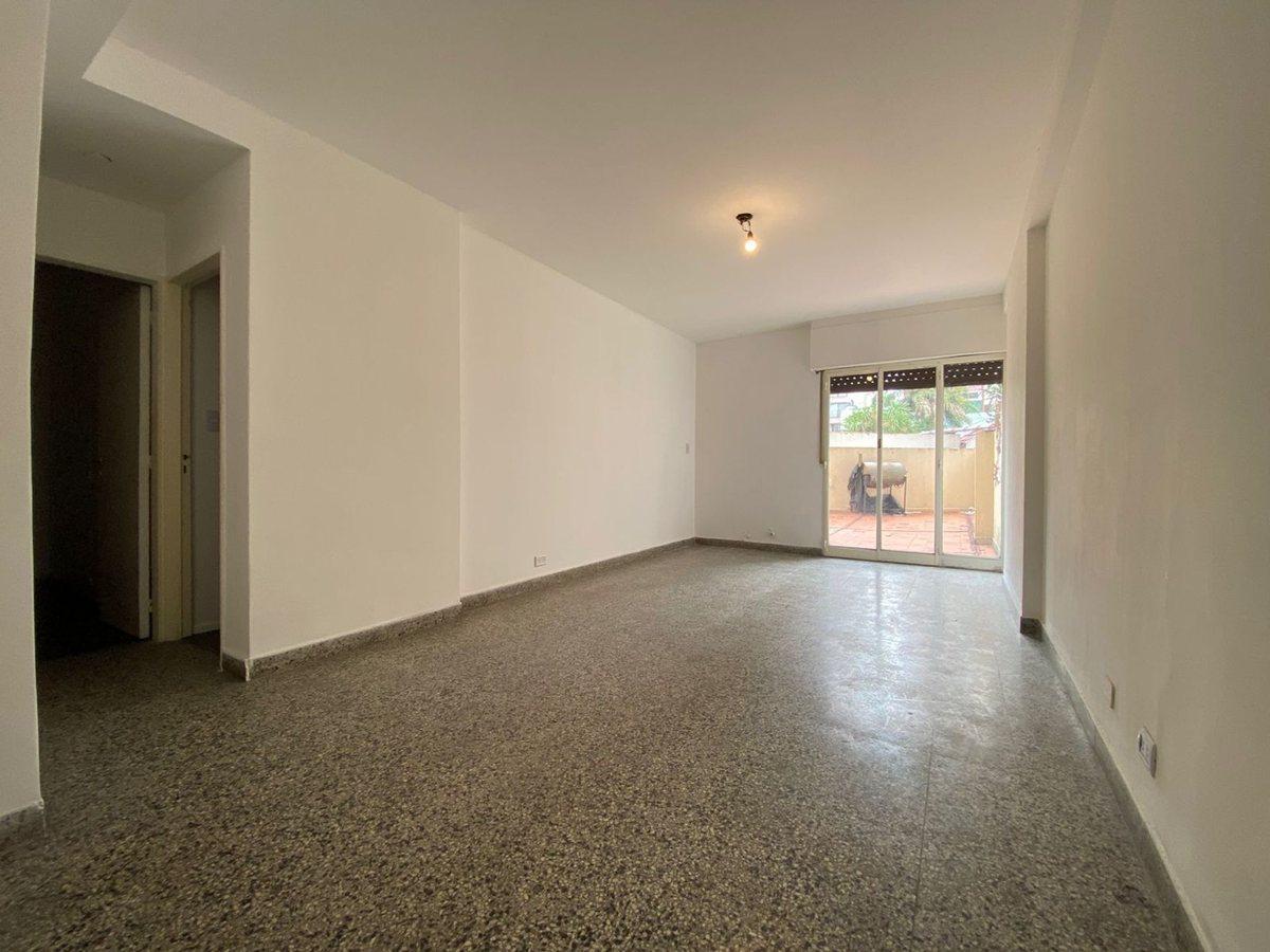 Depto ALQUILER 3 ambientes con patio Lomas