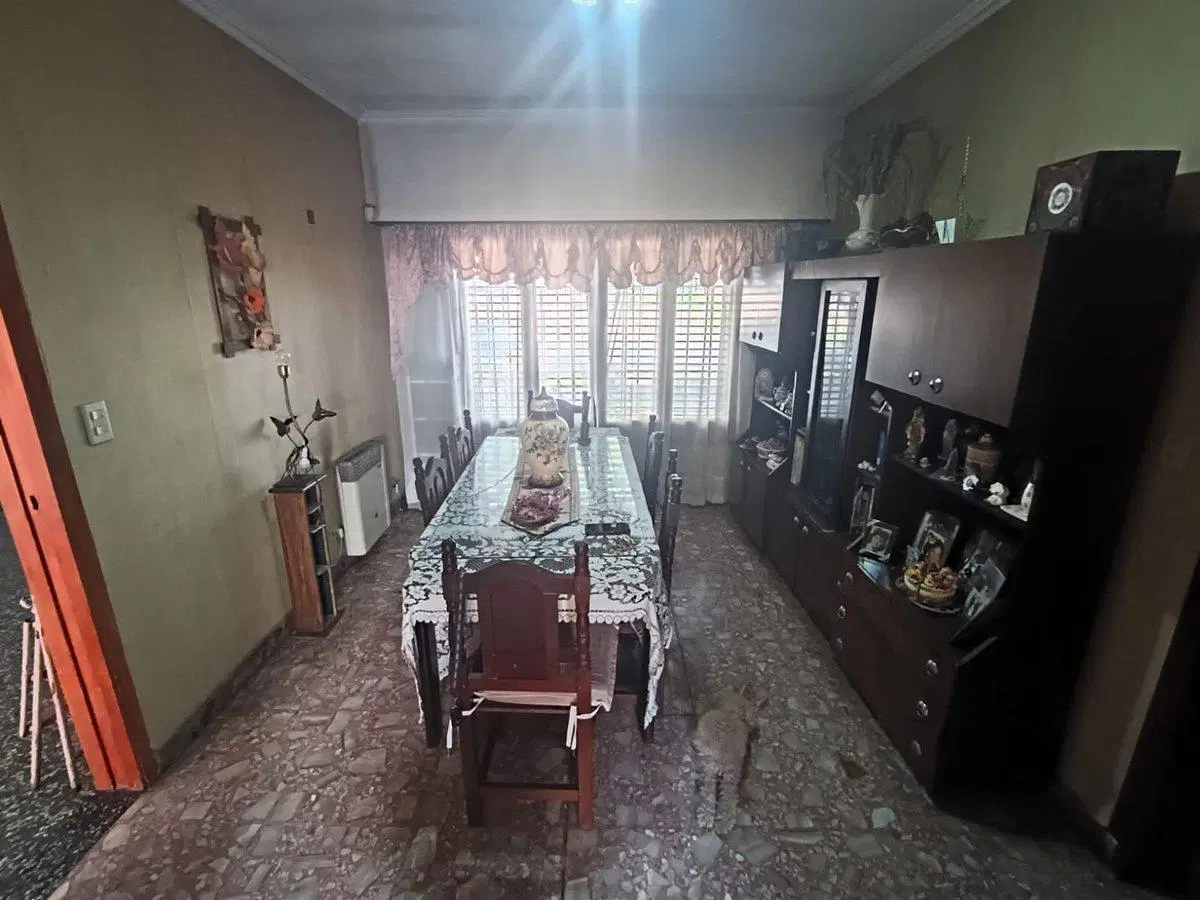 CASA EN VENTA 3 AMB CON DEPTO Y QUINCHO LAVALLOL 3