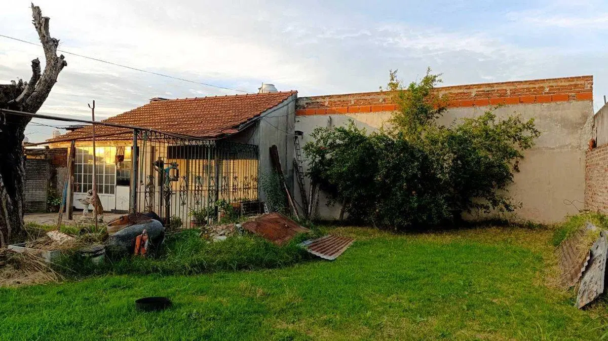 Venta de dos casas en Llavallol y lote 4