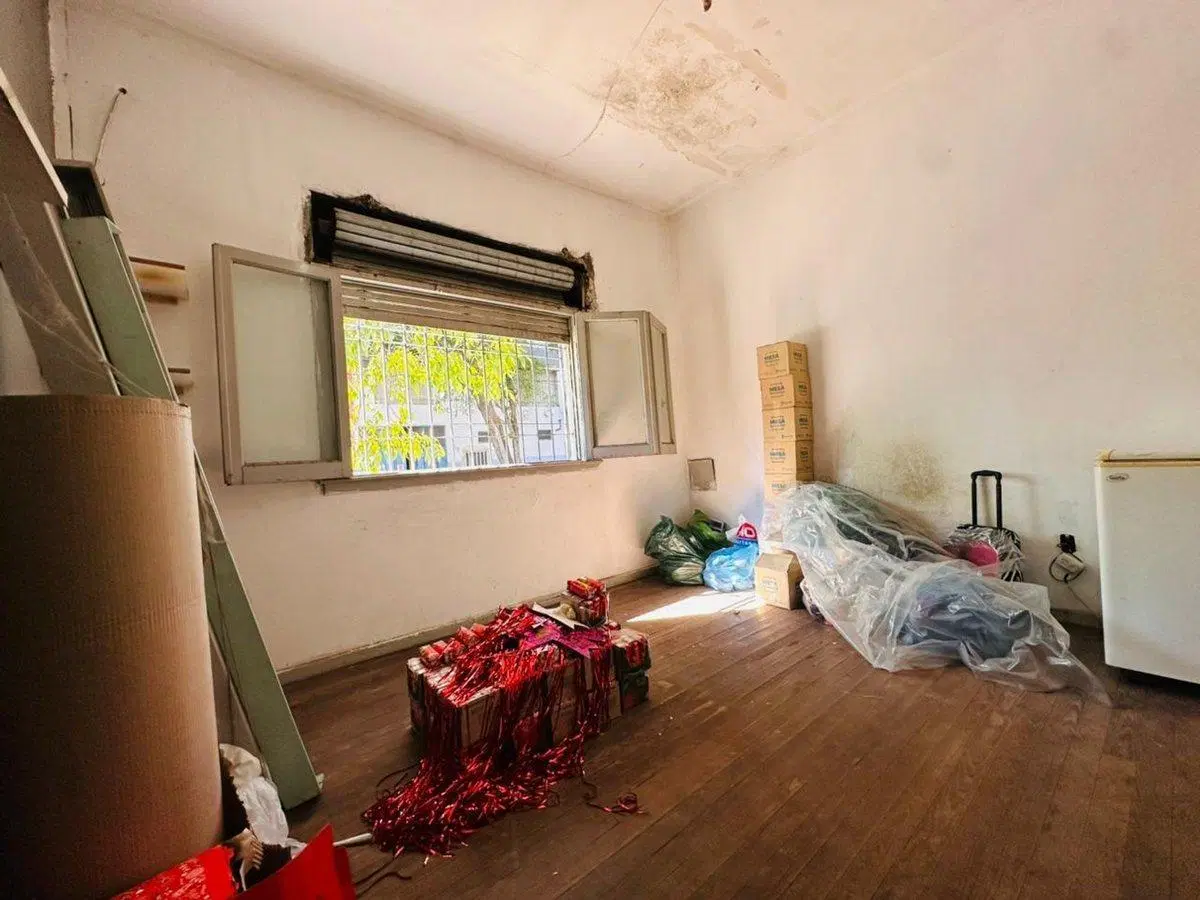 CASA VENTA 3 AMB + DEPARTAMENTO V LYNCH A RECICLAR 4