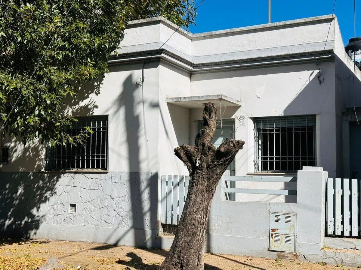 CASA VENTA 3 AMB + DEPARTAMENTO V LYNCH A RECICLAR 2