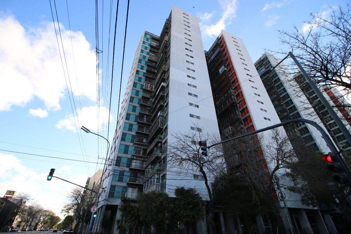 VENTA DEPARTAMENTO TRES AMBIENTES PARQUE PATRICIOS