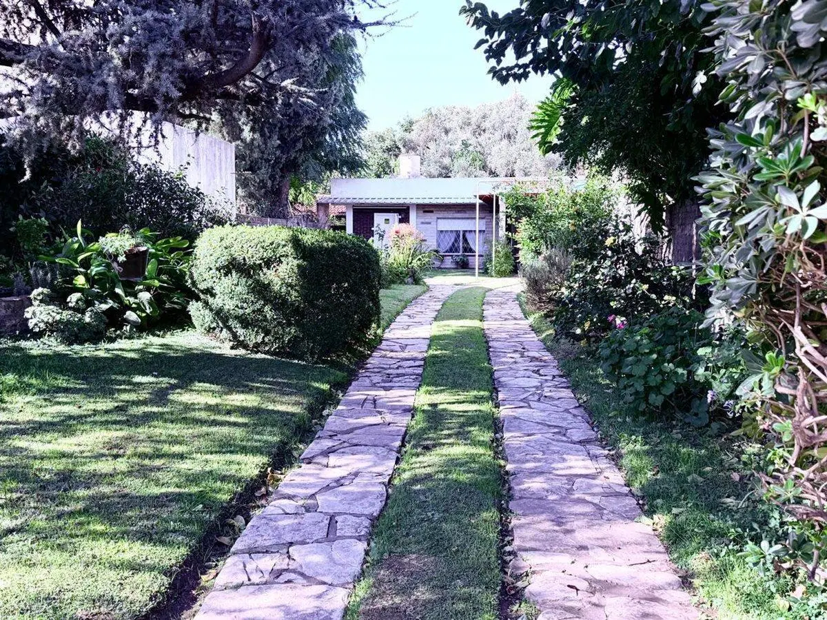 Casa de 3 ambientes en Venta en Burzaco Centro 2