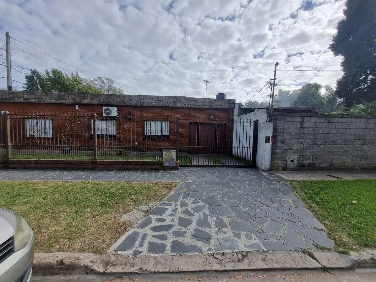 CASA 4 AMBIENTES VENTA LONGCHAMPS APTA CREDITO 3