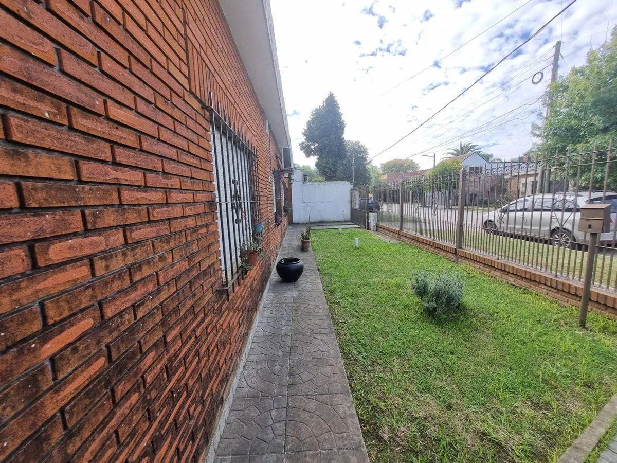 CASA 4 AMBIENTES VENTA LONGCHAMPS APTA CREDITO 2