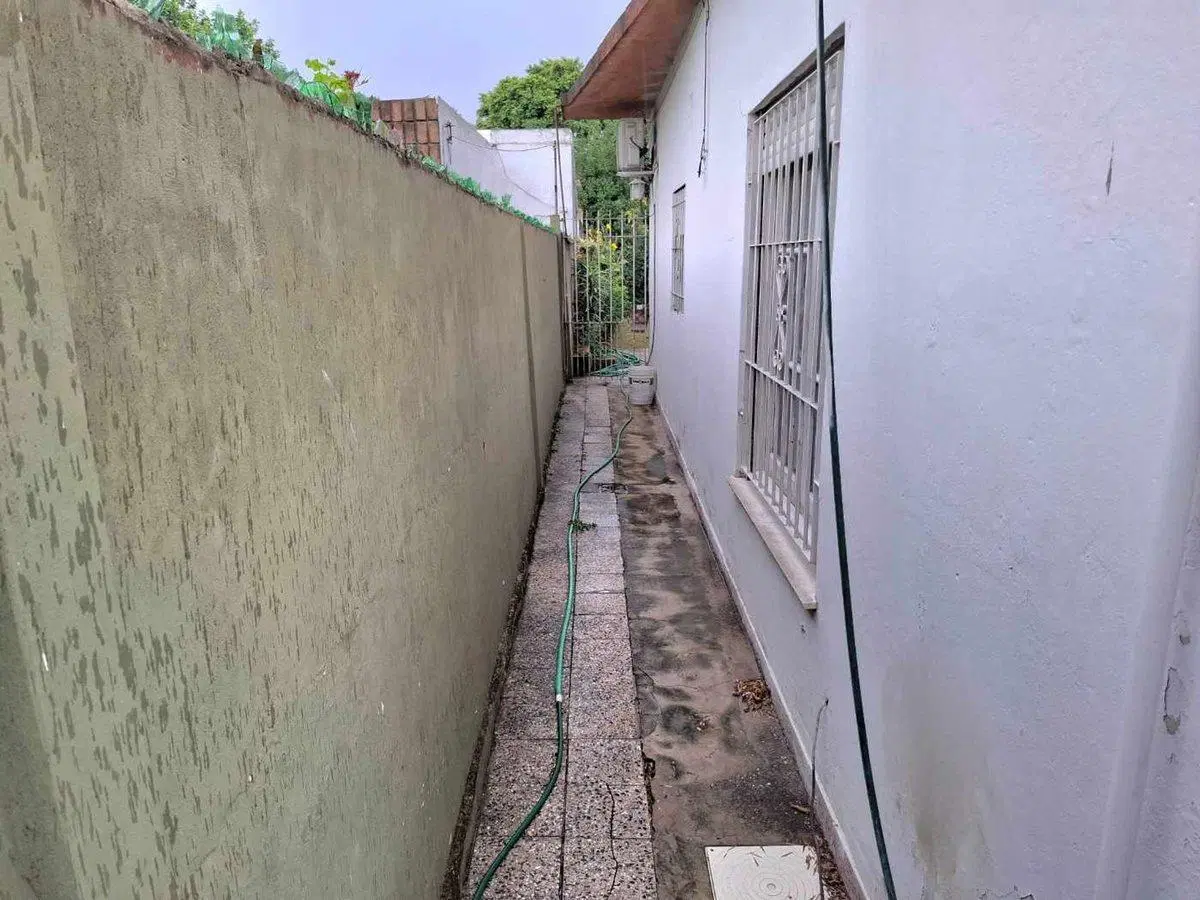 CASA 3 AMBIENTES VENTA TEMPERLEY JARDIN Y COCHERA 5