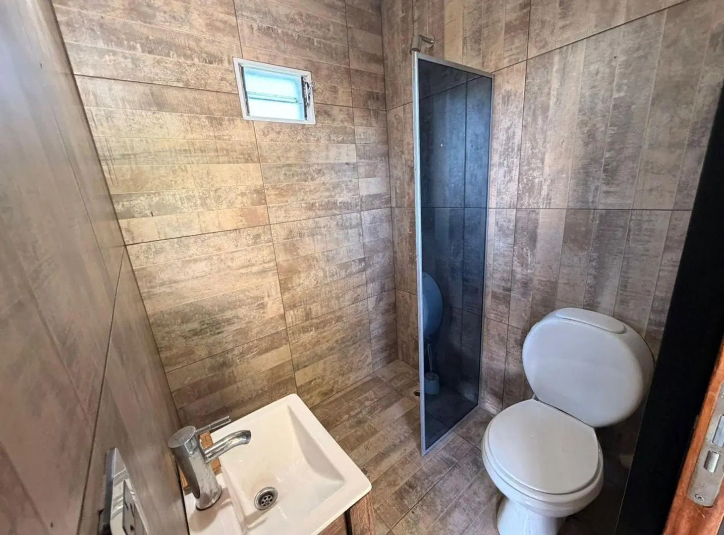 CASA EXCELENTE ESTADO 3 AMBIENTES EN BANFIELD 8