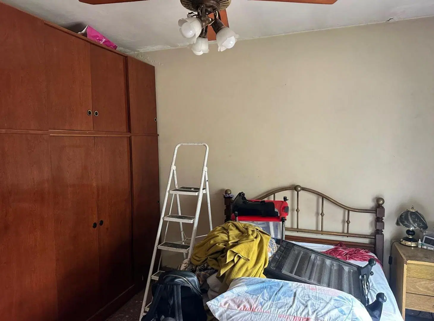 CASA 3 AMBIENTES EN VENTA CON PARQUE EN LONGCHAPMS 5