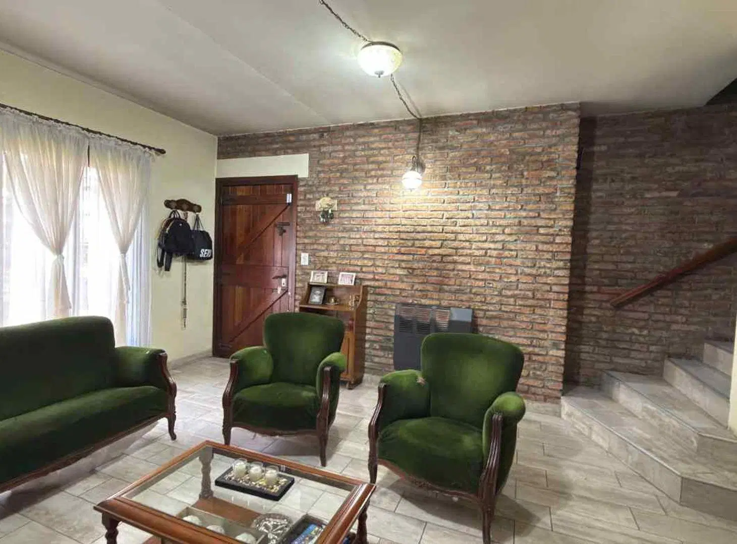 CASA 3 DORMITORIOS CON PATIO Y COCHERA ADROGUE 4