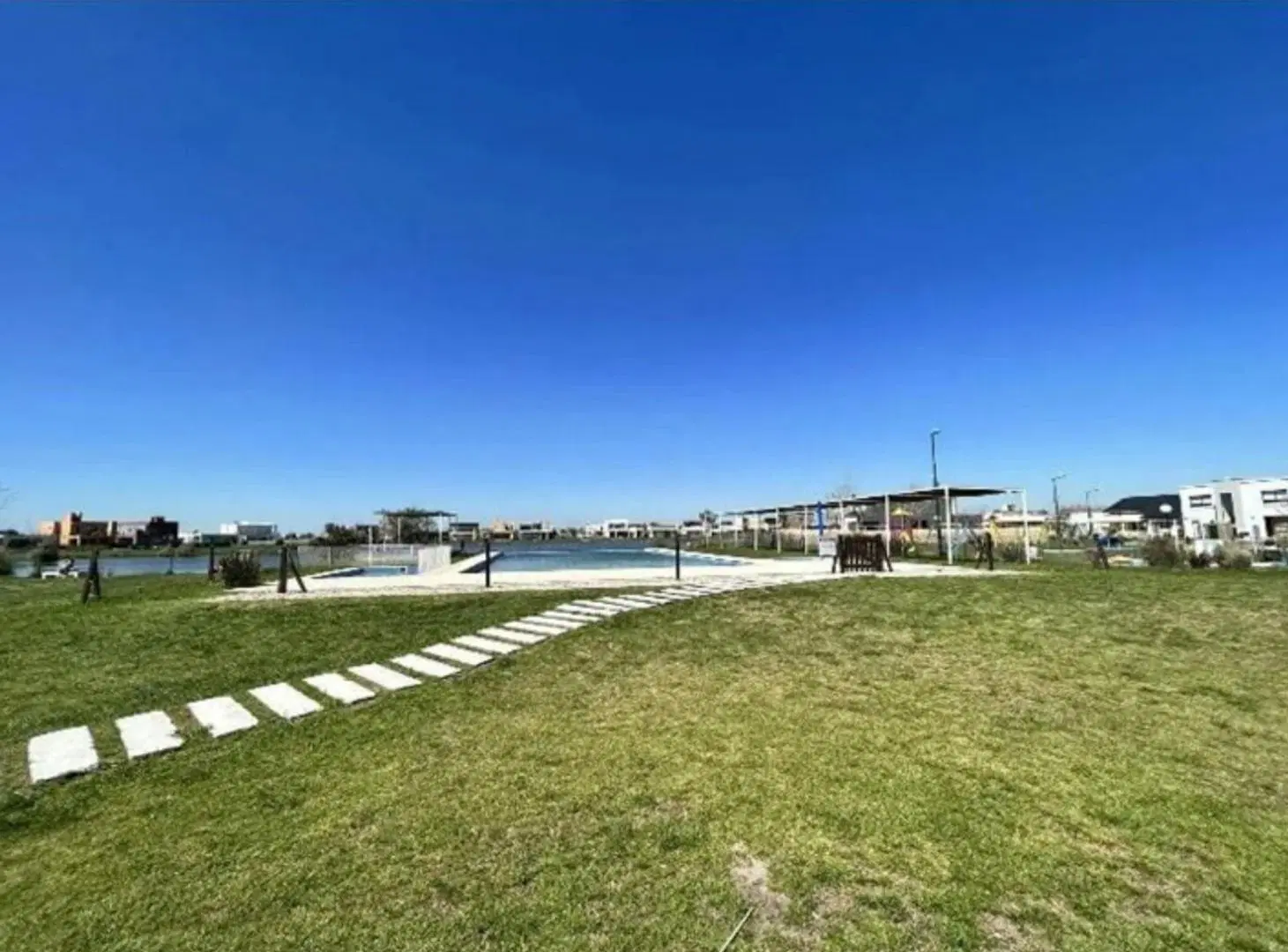 LOTE EN VENTA CON ESCRITURA 471m² LAGUNA AZUL 5