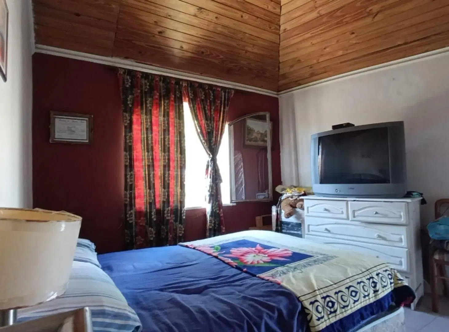 VENTA VIVIENDA MULTIFAMILIAR 6 DPTOS C/RENTA BUDGE 4