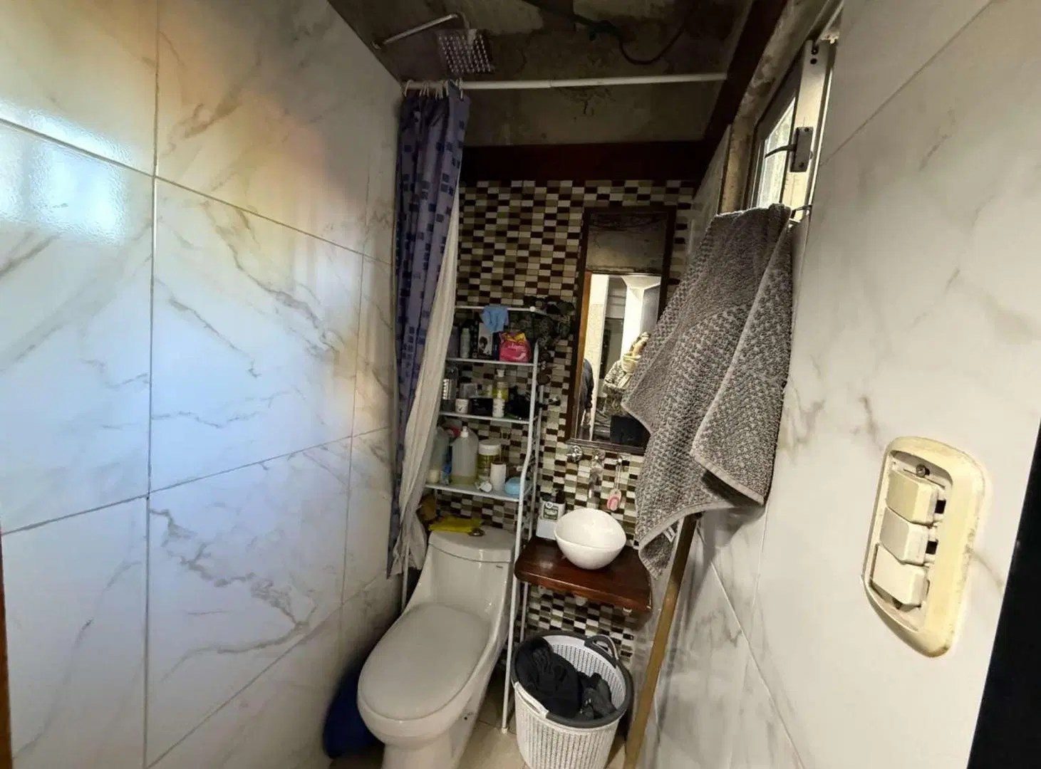 VENTA VIVIENDA MULTIFAMILIAR 6 DPTOS C/RENTA BUDGE 5