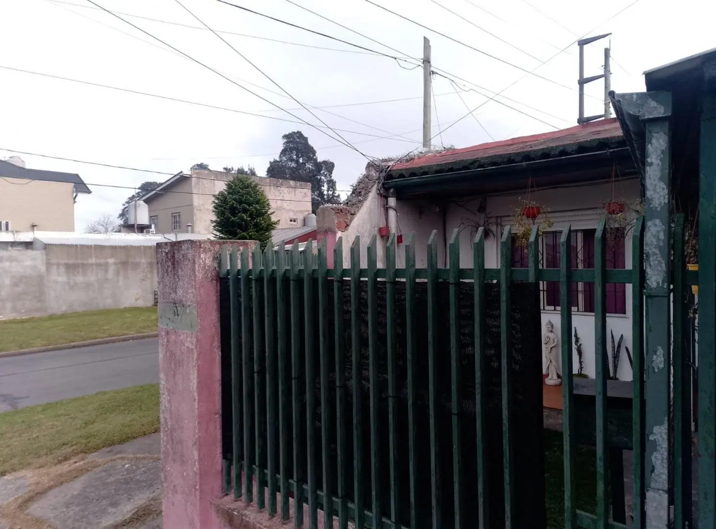 CASA CON PARQUE, Y GRAN POTENCIAL EN BURZACO 5