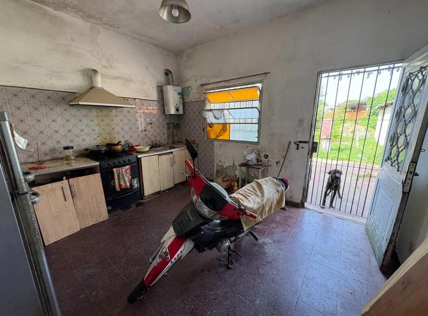 VENTA CASA 3 AMBIENTES BANFIELD A RECICLAR 5