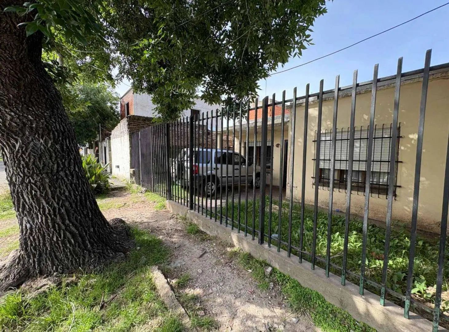 VENTA CASA 3 AMBIENTES BANFIELD A RECICLAR 2