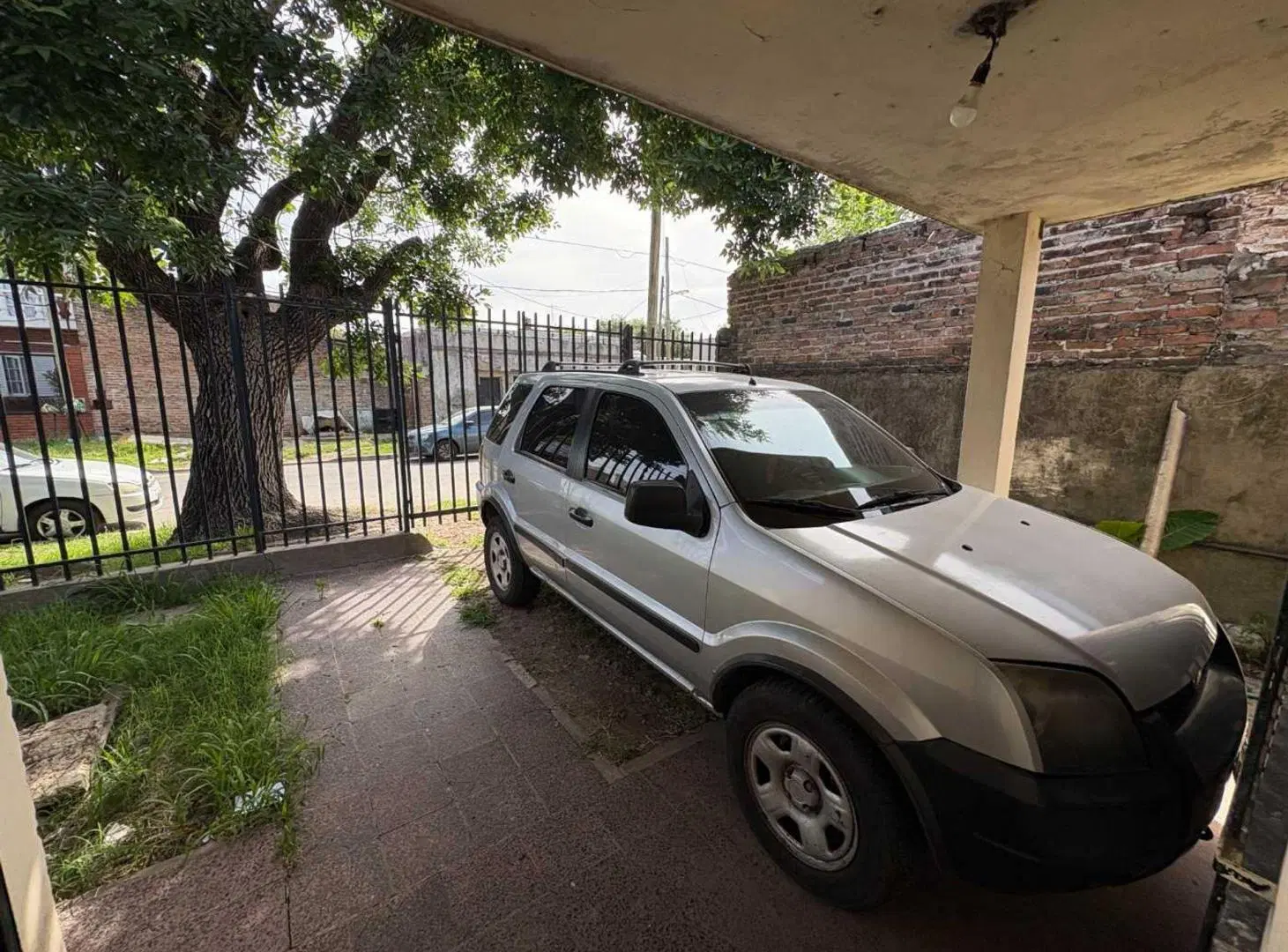 VENTA CASA 3 AMBIENTES BANFIELD A RECICLAR 4