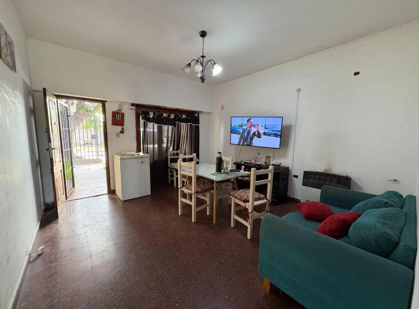 VENTA CASA 3 AMBIENTES BANFIELD A RECICLAR 3