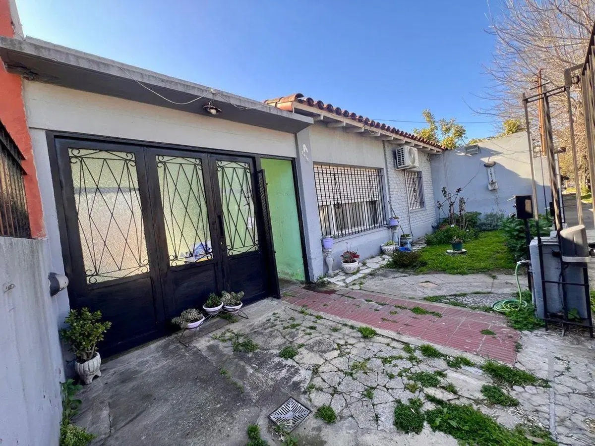 CASA 5 AMBIENTES EN VENTA EN LUIS GUILLON 4
