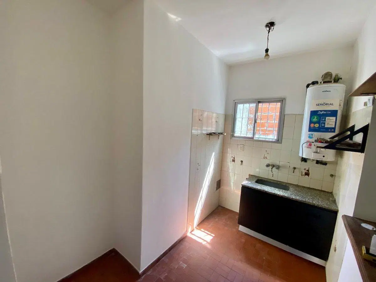 CASA 3 AMBIENTES EN VENTA EN TEMPERLEY 4
