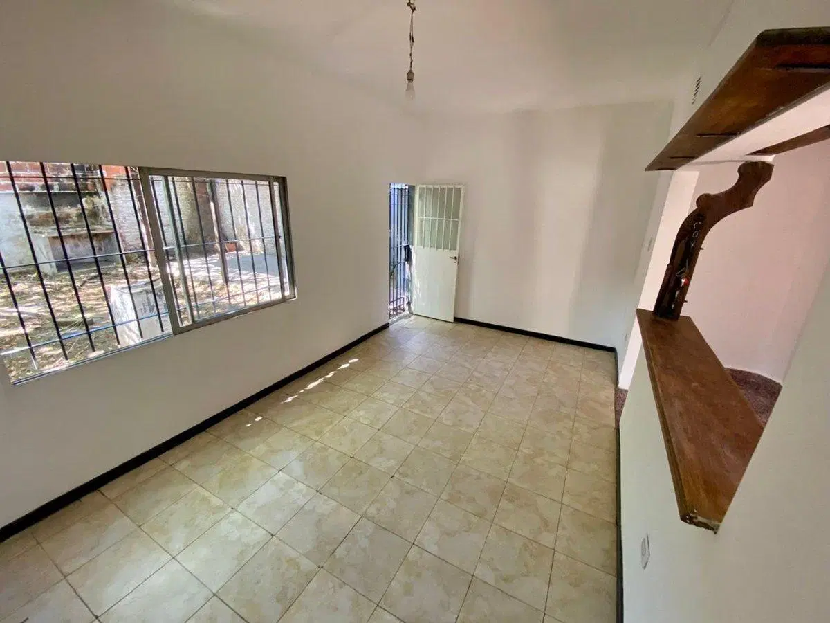 CASA 3 AMBIENTES EN VENTA EN TEMPERLEY 5