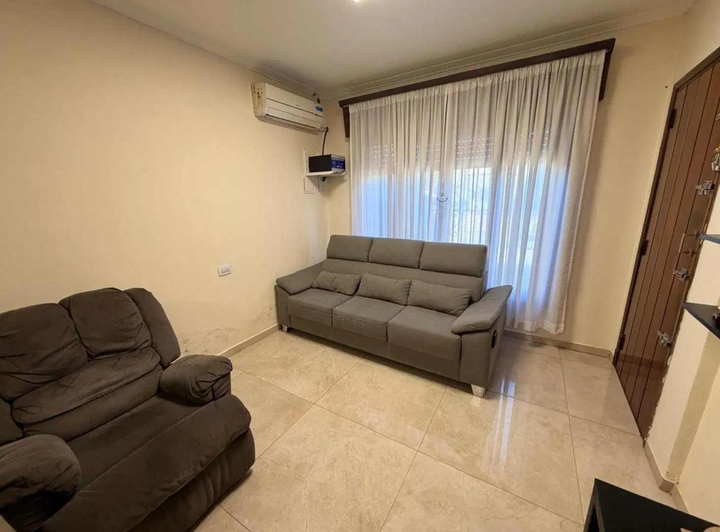 CASA EN EXCELENTE ESTADO ADROGUE APTA CREDITO 3