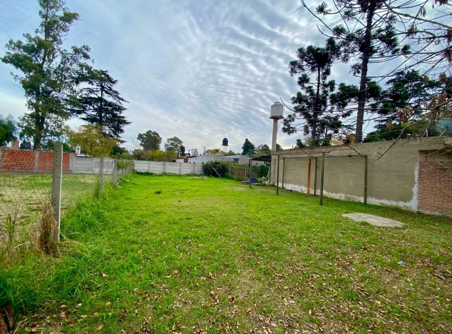 LOTE EN VENTA EN LONGCHAMPS-312 m2 DE OPORTUNIDAD! 3