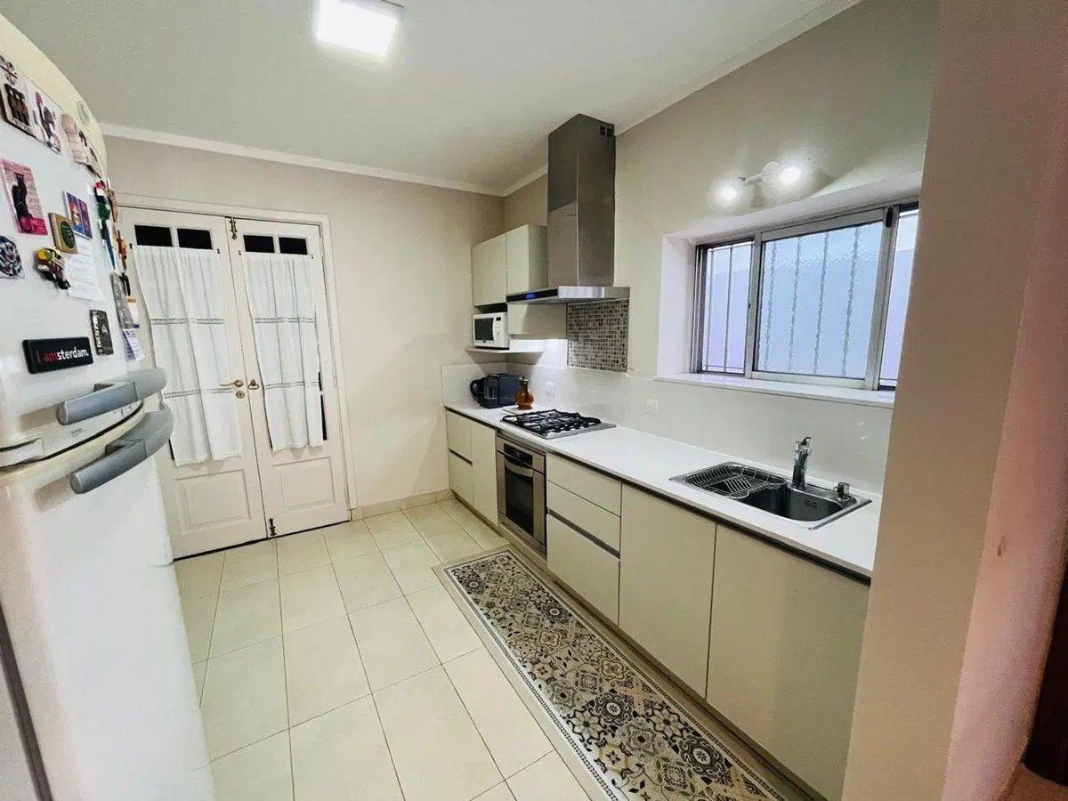 CASA 4 AMBIENTES VENTA PILETA APTA CREDITO LOMAS 3