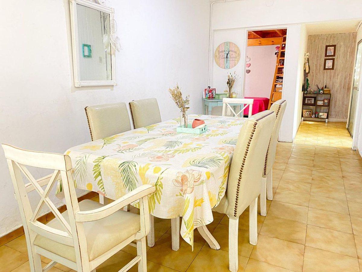 VENTA CASA 4 AMBIENTES, COCHERA, PATIO EN LOMAS