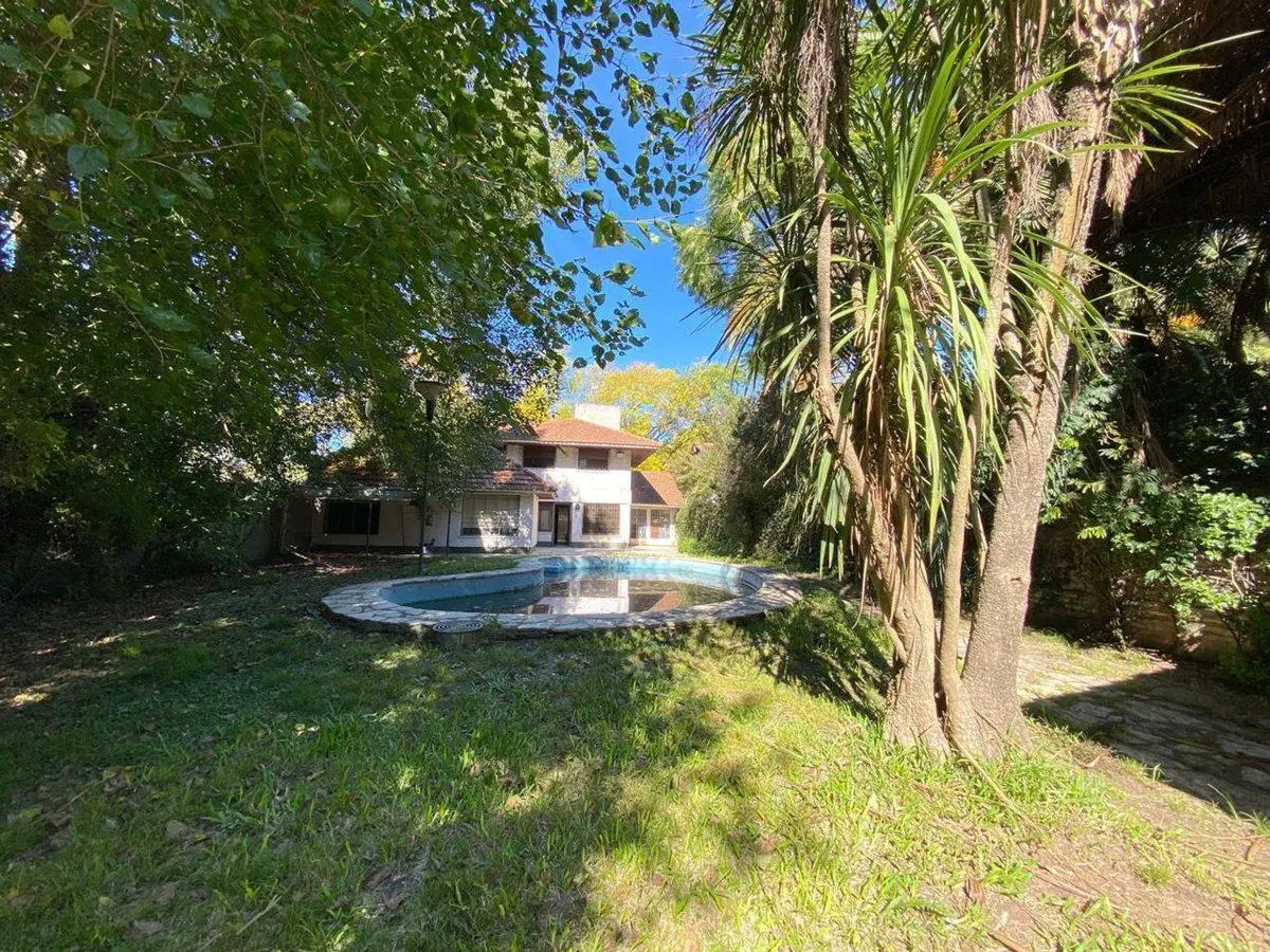CASA 6 AMBIENTES VENTA ADROGUE PILETA FONDO LIBRE 5
