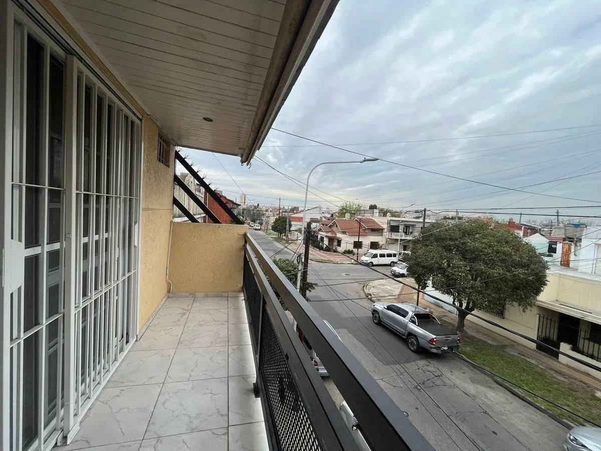 DEPTO EN VENTA 2 AMBIENTES EN VALENTIN ALSINA 5