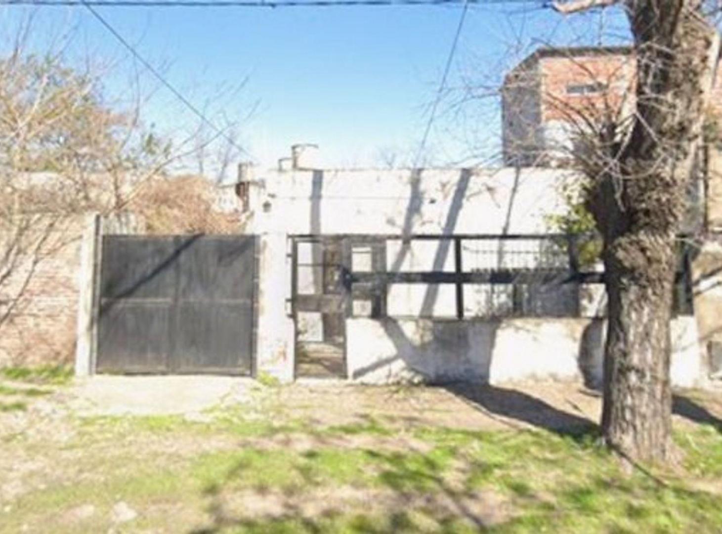 CASA EN VENTA 3 AMBIENTES BANFIELD