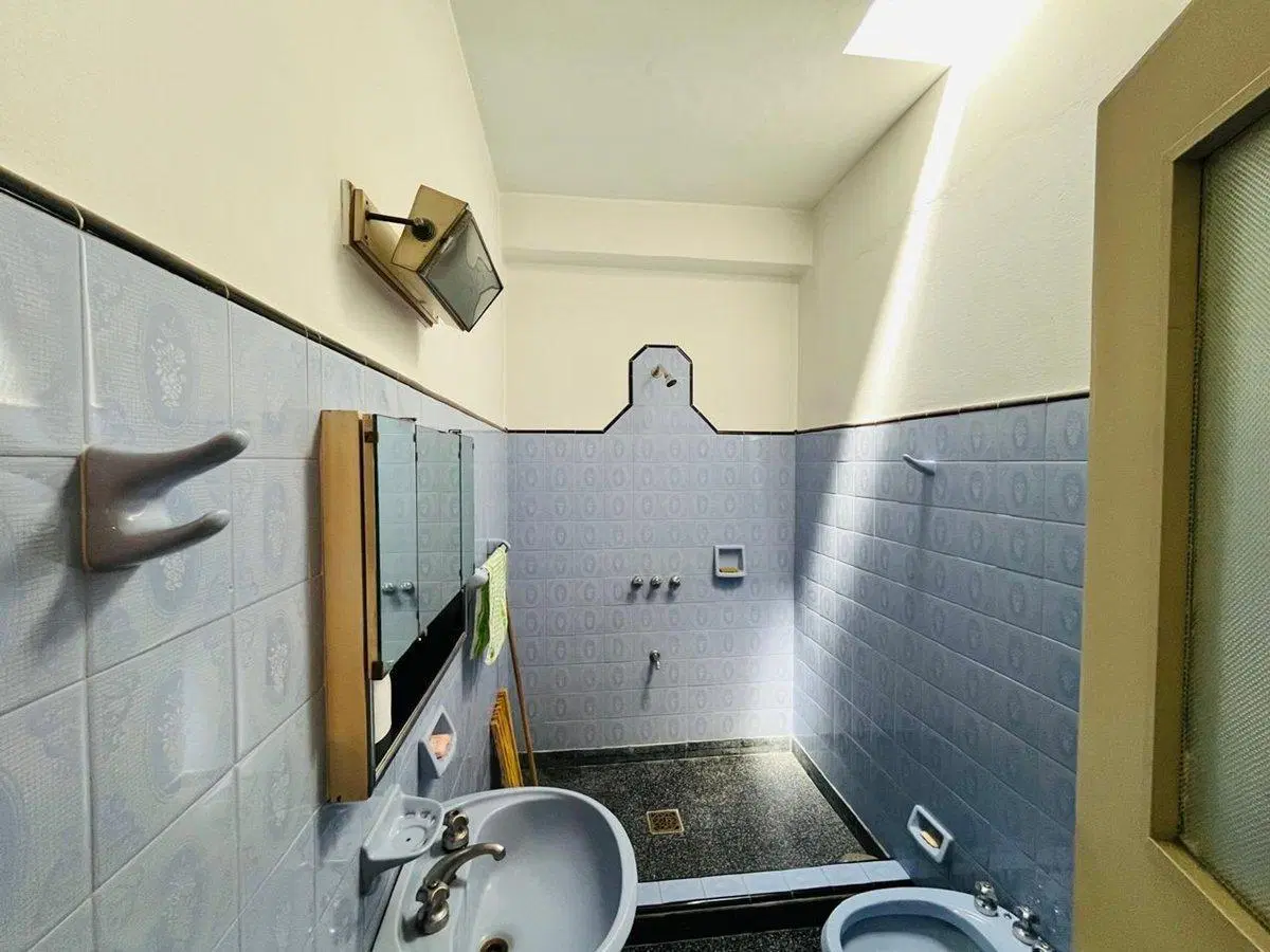 VENTA CASA 5 AMBIENTES DOS FAMILIAS TERRAZA LANUS 4