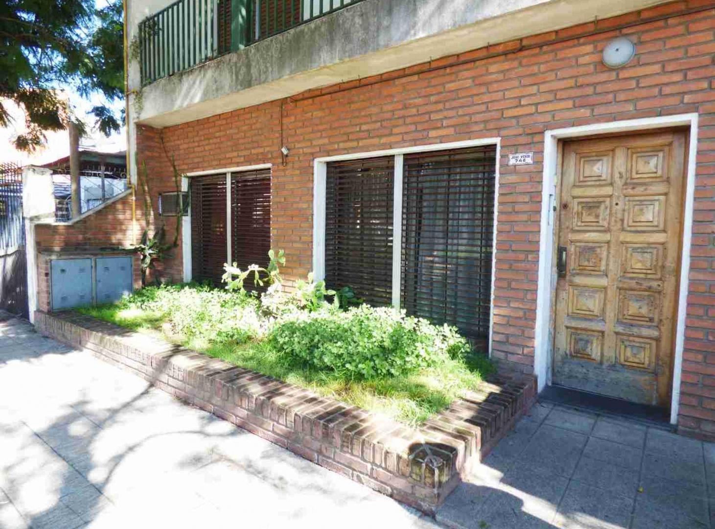 Casa PH al frente 3 amb en venta Lomas de Zamora
