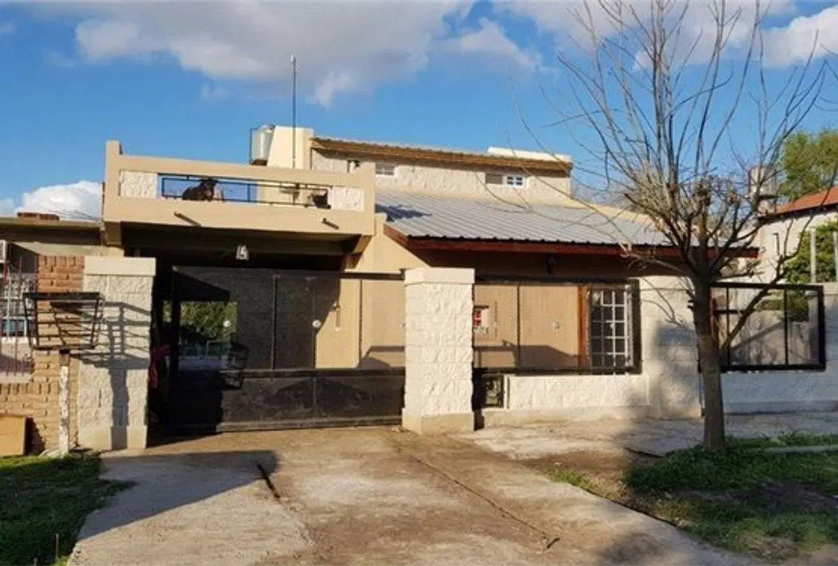 Venta de casa 3 ambientes en Ezeiza 2