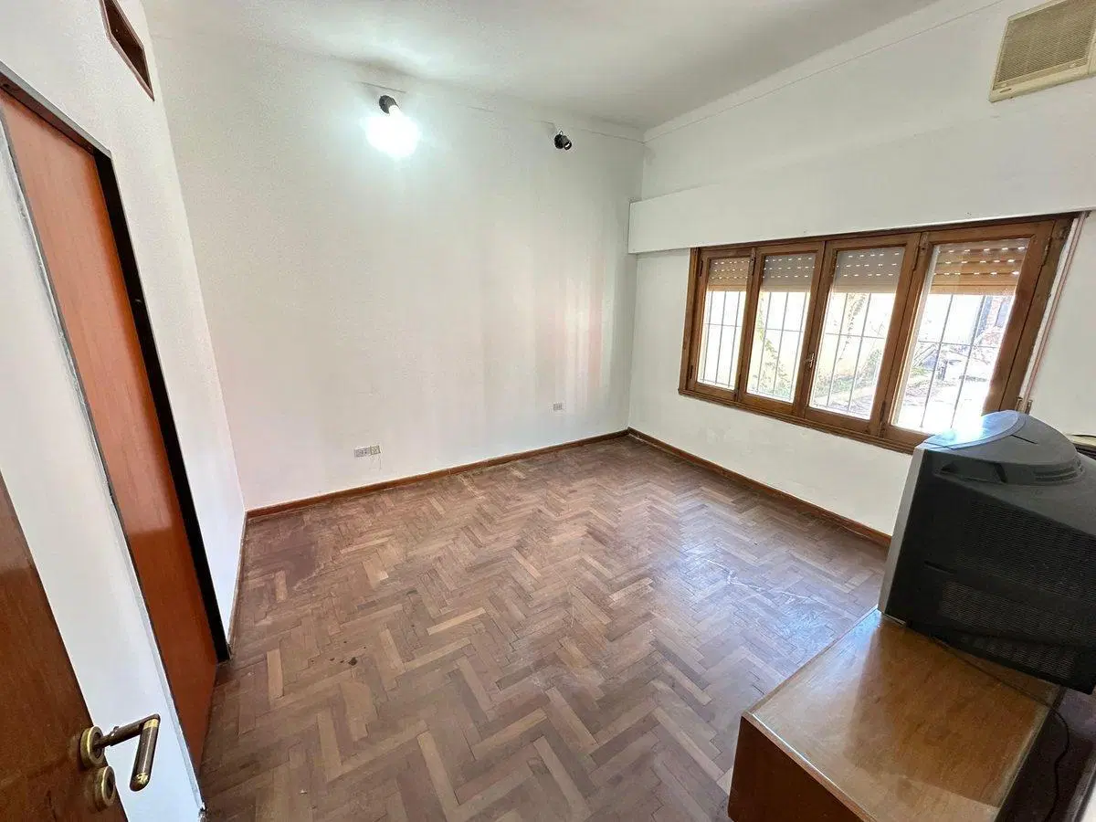 VENTA PH DE 4 AMBIENTES CON PATIO - BANFIELD 3
