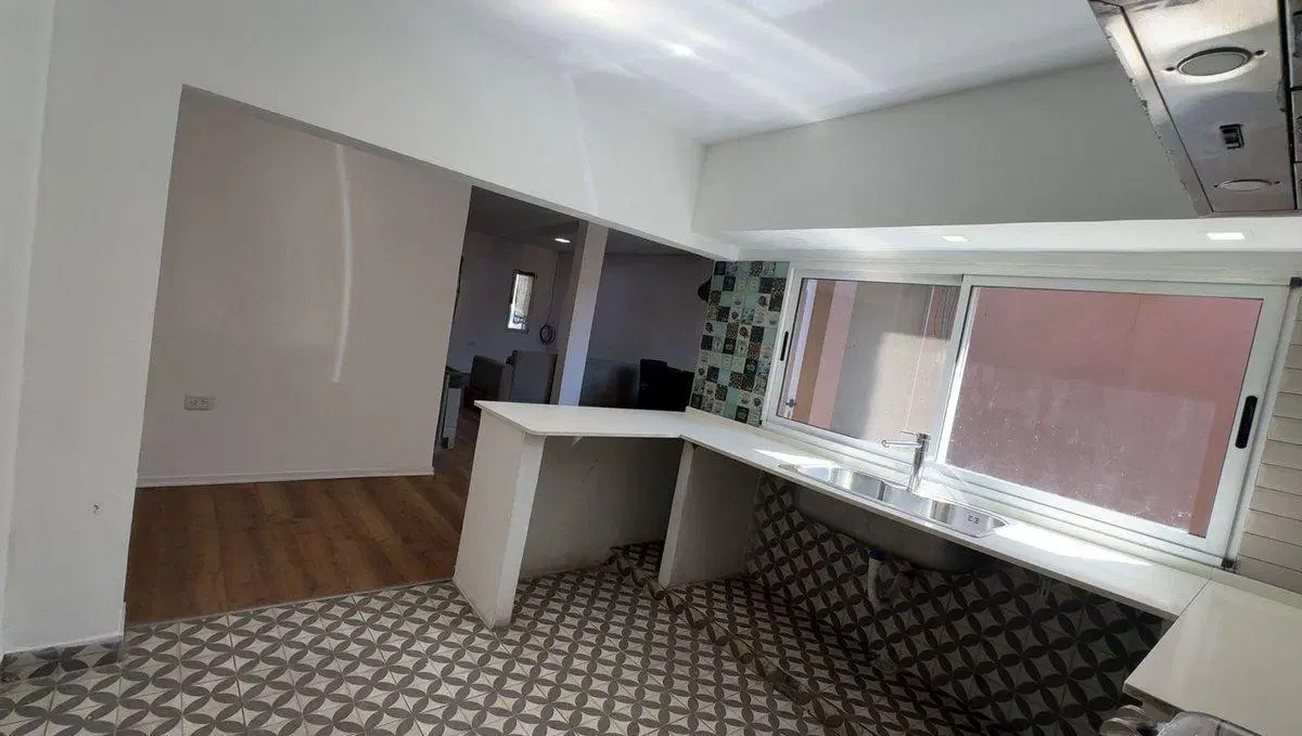 CASA EN VENTA EN BANFIELD 2