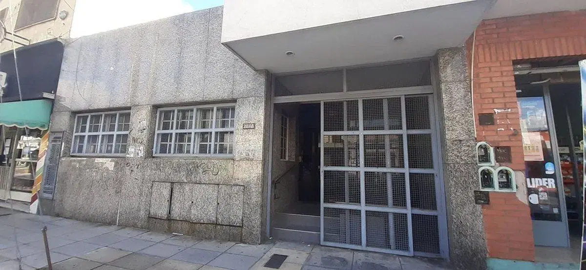 Venta de Comercio con patio en Gerli 5