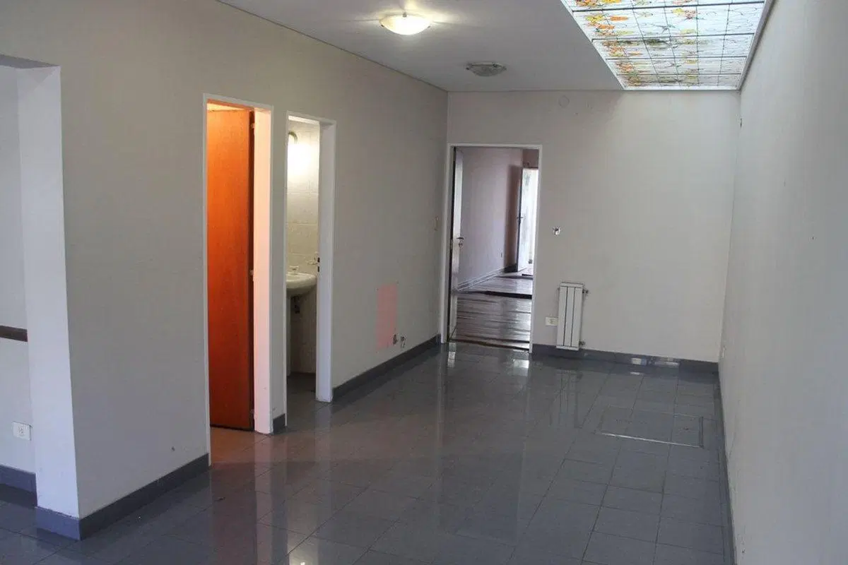 Venta de Comercio con patio en Gerli 3