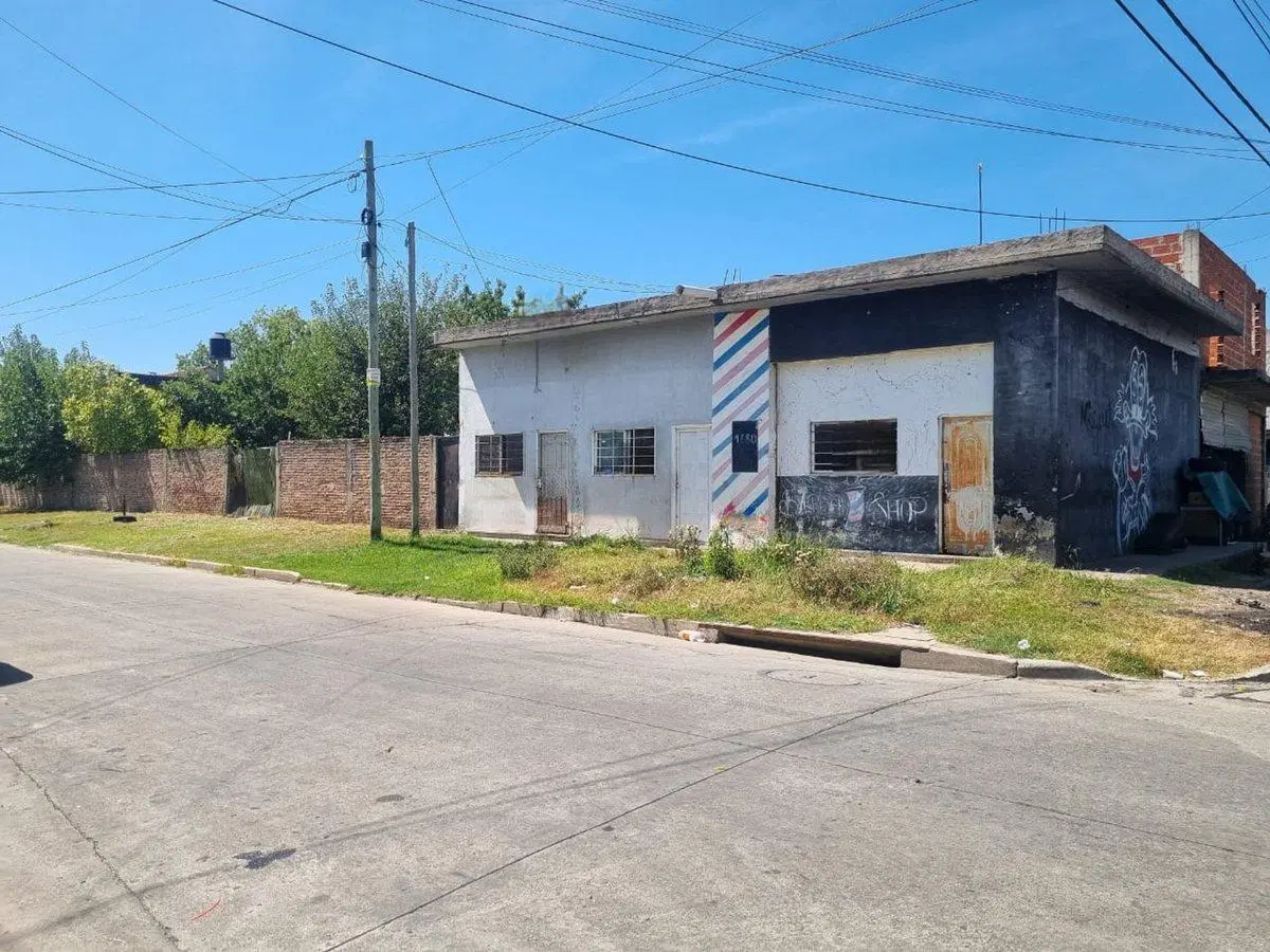 LOCALES VENTA LOMAS DE ZAMORA  CON LOTE LIBRE 4