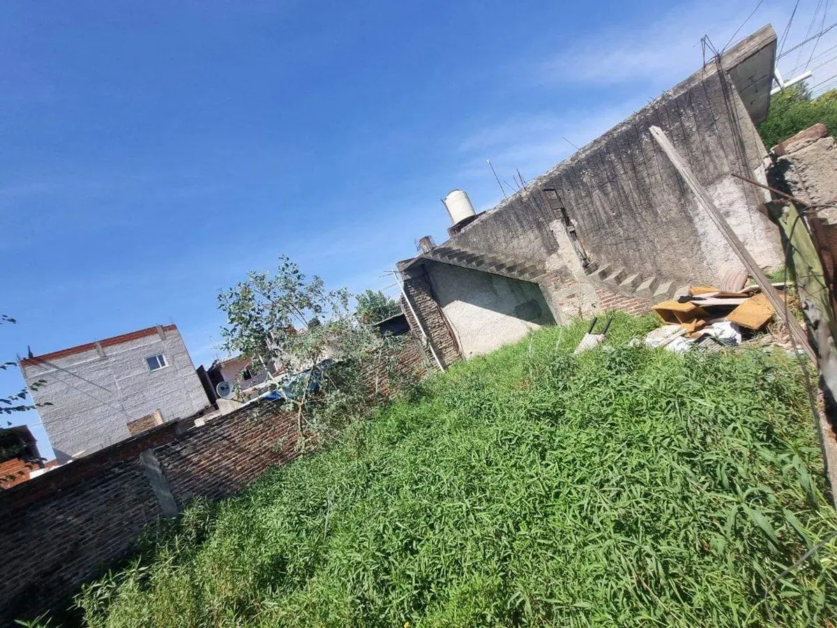 LOCALES VENTA LOMAS DE ZAMORA  CON LOTE LIBRE 2