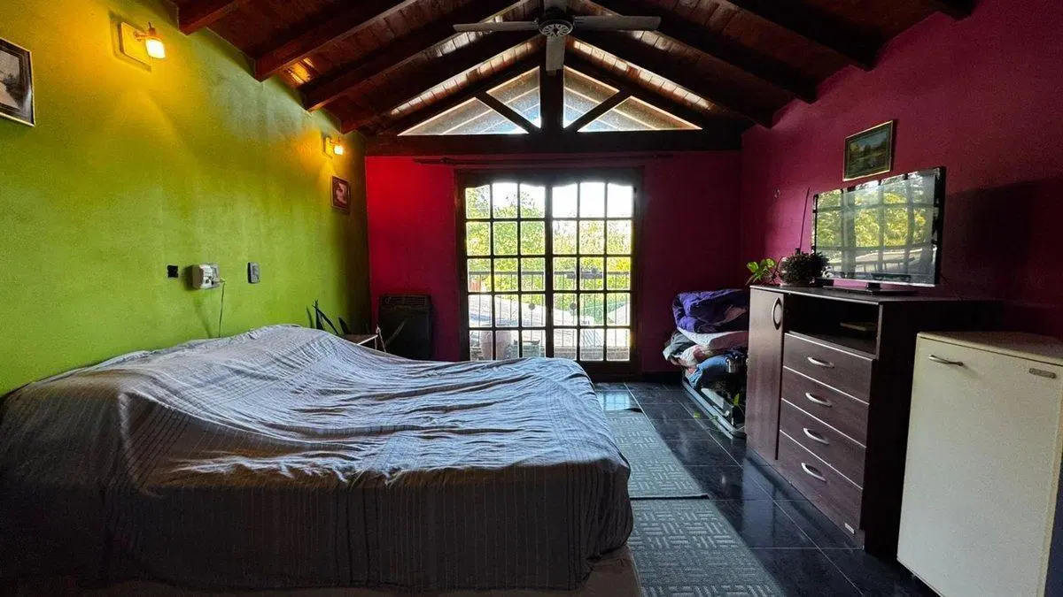 CASA 4 AMBIENTES VENTA PILETA LOCAL Y GARAJE 2