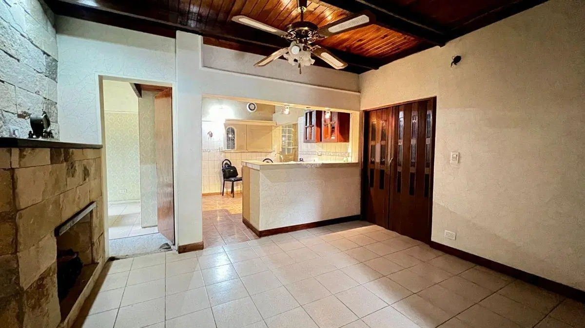 CASA 4 AMBIENTES EN VENTA CLAYPOLE APTO CREDITO. 2