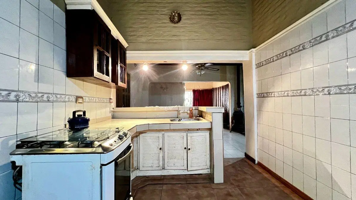CASA 4 AMBIENTES EN VENTA CLAYPOLE APTO CREDITO. 5