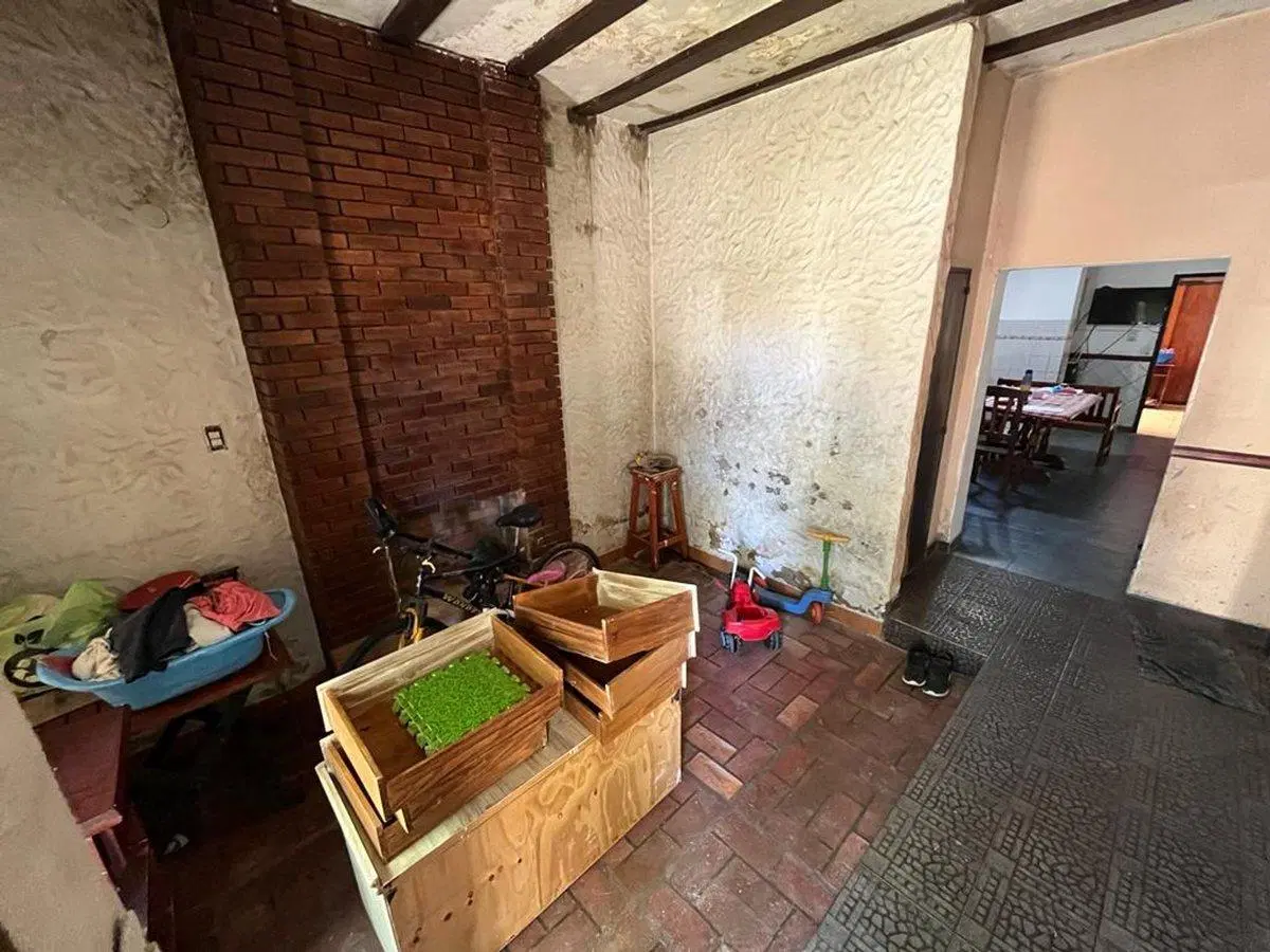 CASA 5 AMBIENTES JARDIN VENTA REMEDIOS DE ESCALADA 4