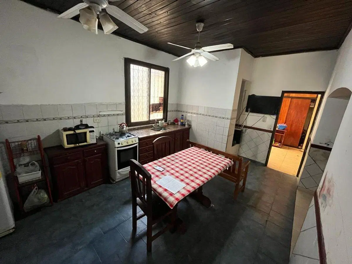CASA 5 AMBIENTES JARDIN VENTA REMEDIOS DE ESCALADA 5