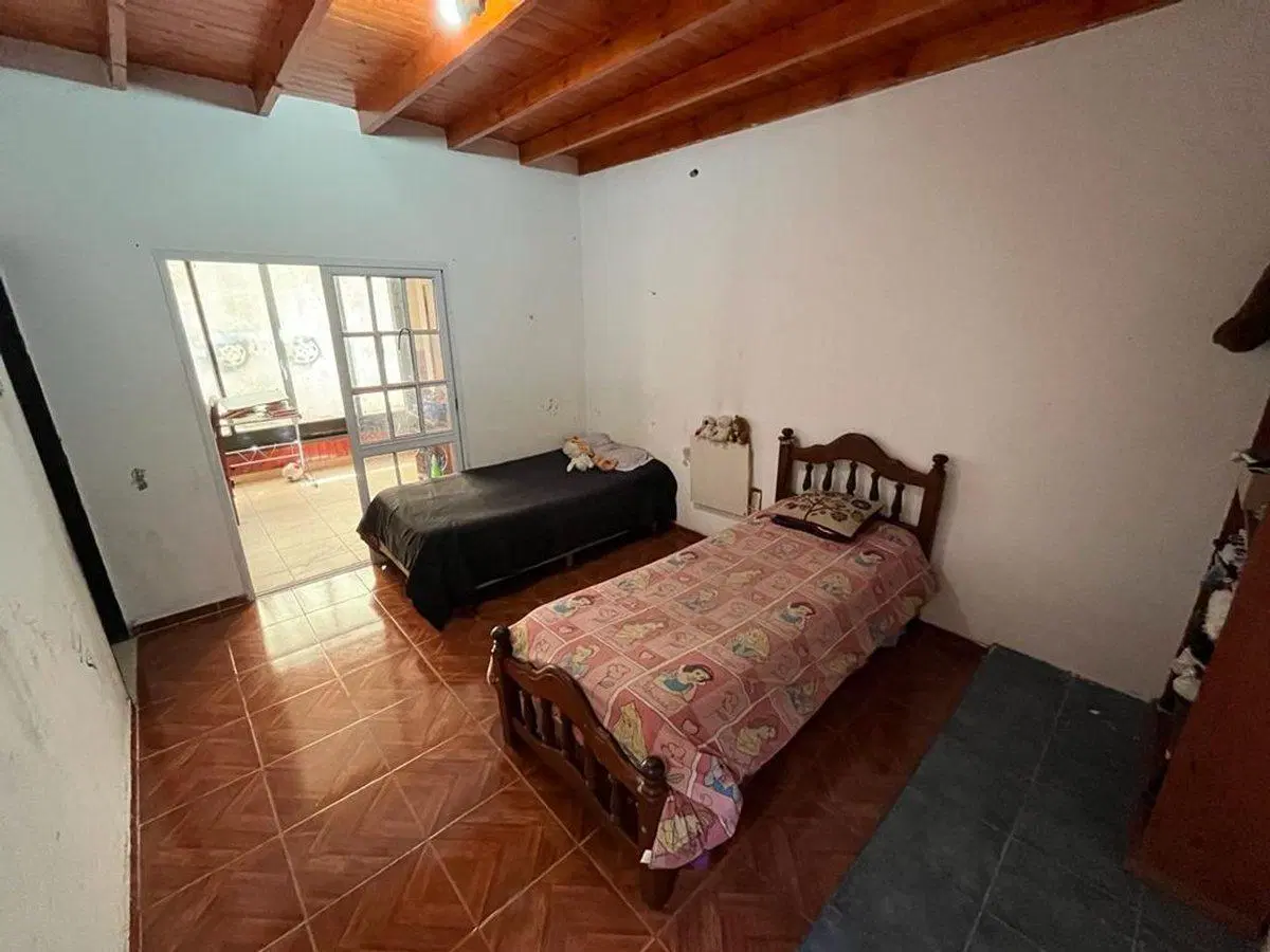CASA 5 AMBIENTES JARDIN VENTA REMEDIOS DE ESCALADA 5