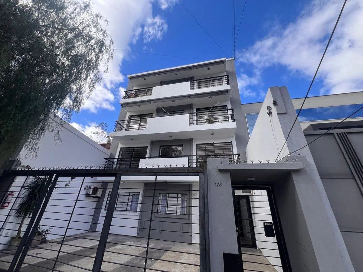 DEPARTAMENTO DOS AMBIENTES  VENTA LOMAS DE ZAMORA 2